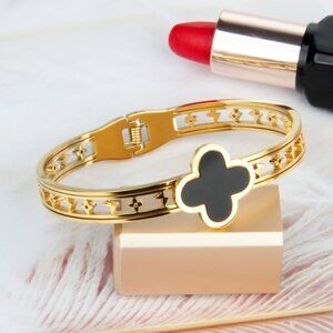 Gold and Black Clover Bracelet, 18k Gold Plated Stainless Steel Bangle